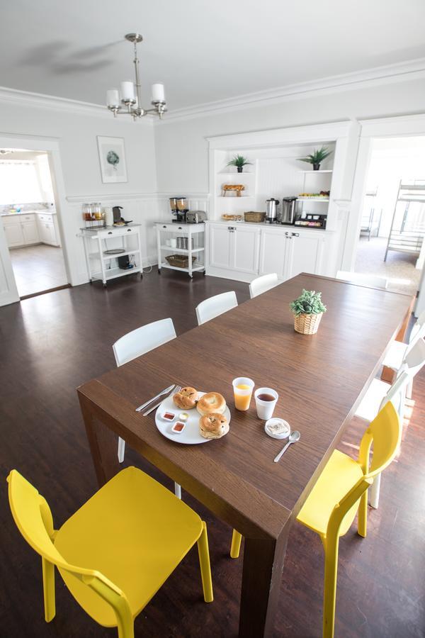 Hostal H California